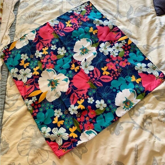 Retro scarf  - Picture 1 of 5
